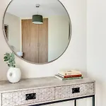 Marathon - Sea View, Shared Pool Apartment