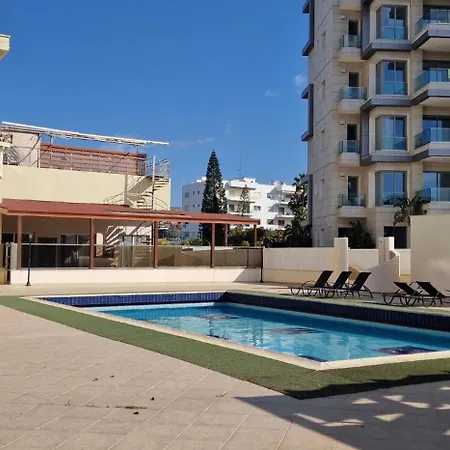 Marathon - Sea View, Shared Pool Appartement