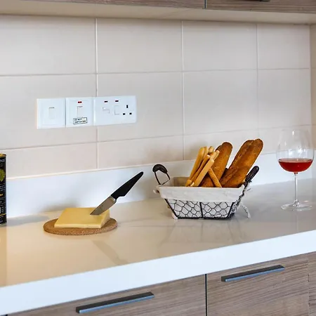 Marathon - Sea View, Shared Pool