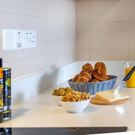 Marathon - Sea View, Shared Pool * Limassol