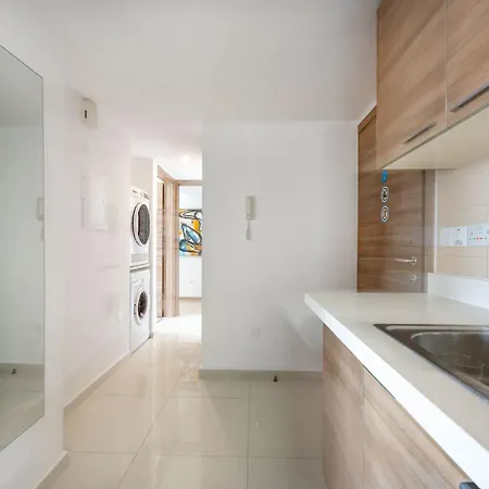 Marathon - Sea View, Shared Pool