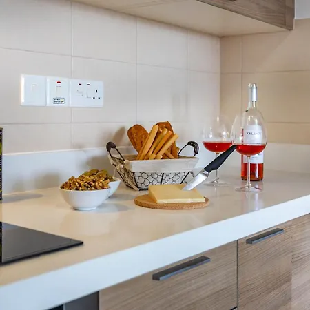 Appartement Marathon - Sea View, Shared Pool *