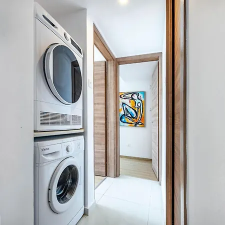 Marathon - Sea View, Shared Pool Appartement *