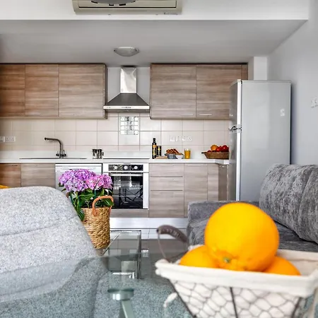 Appartement Marathon With Shared Pool *