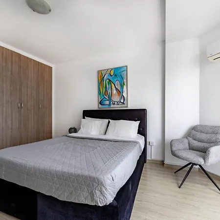 Marathon - Sea View, Shared Pool Limassol