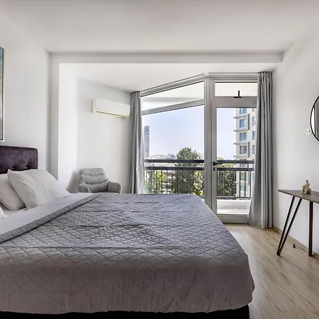 Marathon With Shared Pool * Limassol