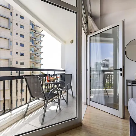 Marathon - Sea View, Shared Pool Limassol