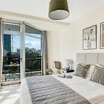 Apartment Marathon - Sea View, Shared Pool *
