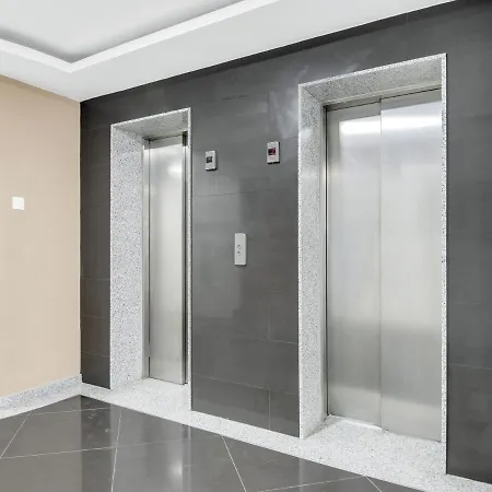 Apartment Marathon With Shared Pool *