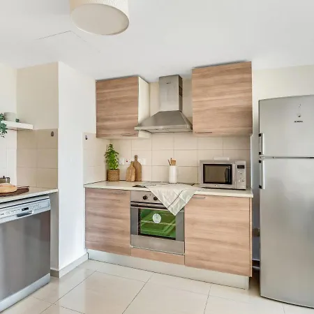 Apartamento Marathon - Sea View, Shared Pool