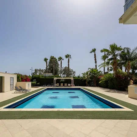 Apartment Marathon With Shared Pool Limassol