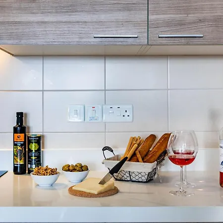 Marathon With Shared Pool * Limassol