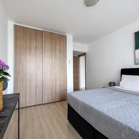 Marathon - Sea View, Shared Pool