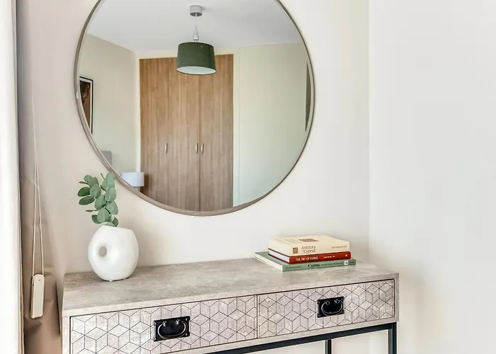 Marathon - Sea View, Shared Pool Апартаменты