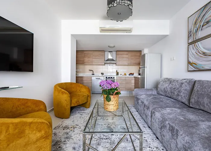 Marathon - Sea View, Shared Pool Апартаменты Лимасол