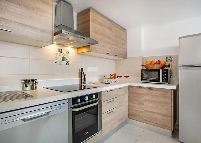 Marathon - Sea View, Shared Pool