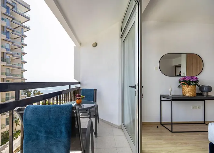 Marathon - Sea View, Shared Pool