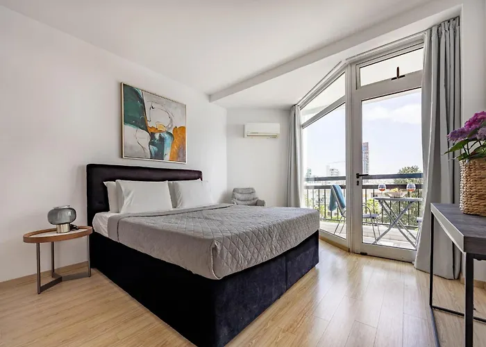 Διαμέρισμα Marathon - Sea View, Shared Pool *